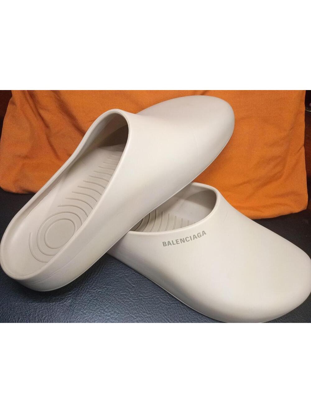 Balenciaga Beige Slip-On Clogs - Picture 3 of 5